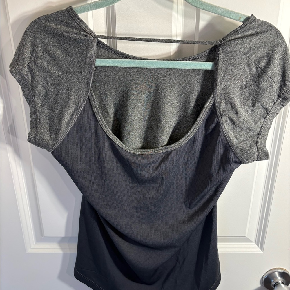 Sport Essentials Womans Top Athletic Short Sleeve Tunic Open Back Gray Size M